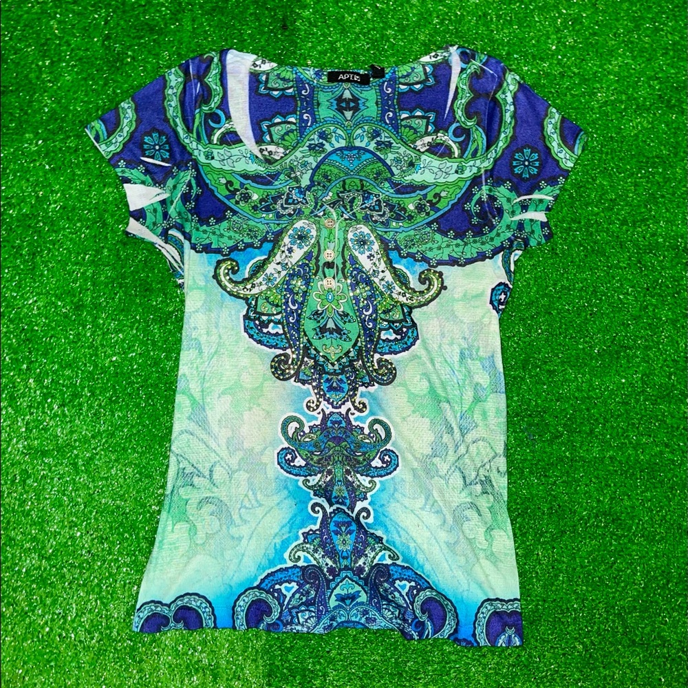 geometric indie tee